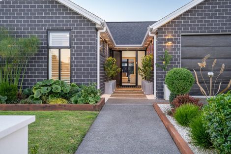 Photo of property in 26 Rose Leigh Drive, Cambridge, 3434