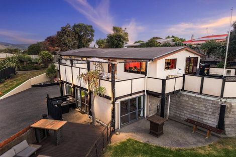 Photo of property in 16 Karaka Grove, Raumati Beach, Paraparaumu, 5032