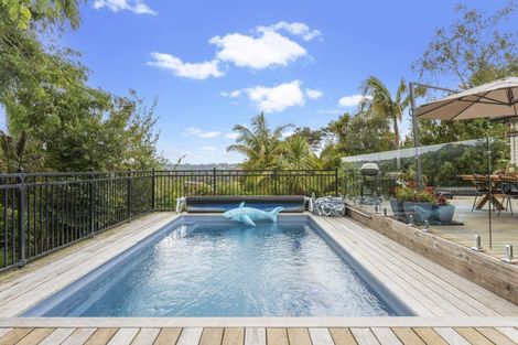 Photo of property in 8 Jays Road, Titirangi, Auckland, 0604