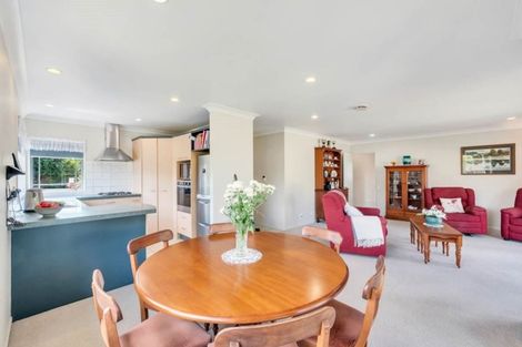 Photo of property in 81 Hillwell Drive, Henderson, Auckland, 0612