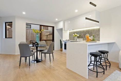 Photo of property in 1d Valron Road, Te Atatu South, Auckland, 0602