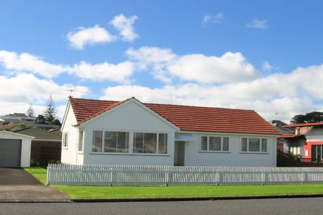 Photo of property in 12b Hattaway Avenue, Bucklands Beach, Auckland, 2012