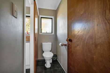 Photo of property in 44 Rawhitiroa Road, Eltham, 4322