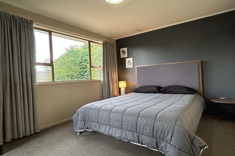 Photo of property in 1/12 Gradwell Place, Two Mile Bay, Taupo, 3330