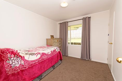Photo of property in 15 Cretian Crescent, Henderson, Auckland, 0612