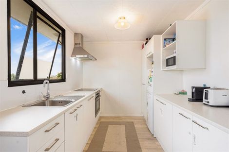 Photo of property in 3 Maywood Crescent, Glen Eden, Auckland, 0602