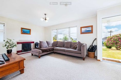 Photo of property in 9 Paton Avenue, Te Atatu South, Auckland, 0610