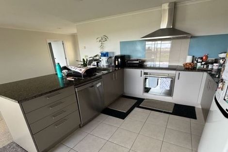 Photo of property in 6 Travis View Drive, Fairview Heights, Auckland, 0632