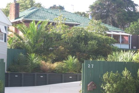 Photo of property in 27 Wairau Road, Forrest Hill, Auckland, 0627