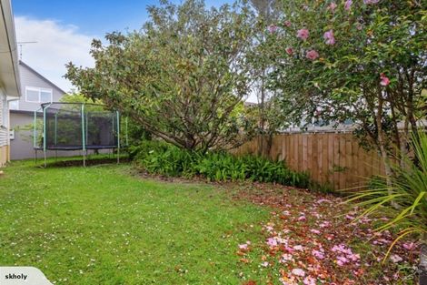 Photo of property in 2/55 Sylvia Road, Hillcrest, Auckland, 0627