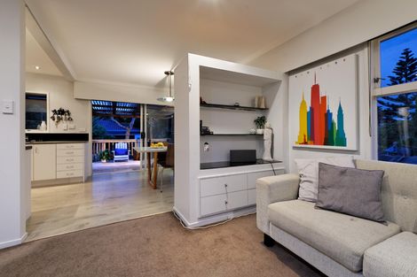 Photo of property in 12 Havelle Avenue, Titirangi, Auckland, 0604