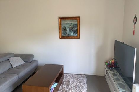 Photo of property in 1/112 Seaview Road, Glenfield, Auckland, 0629