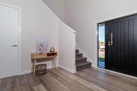 Photo of property in 51 Kent Terrace, Taradale, Napier, 4112