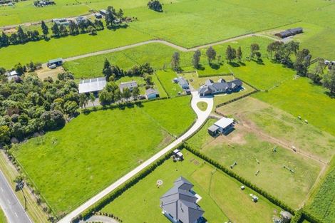 Photo of property in 441 Tararua Road, Levin, 5571
