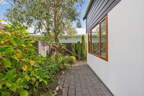 Photo of property in 2/130 Muritai Road, Eastbourne, Lower Hutt, 5013