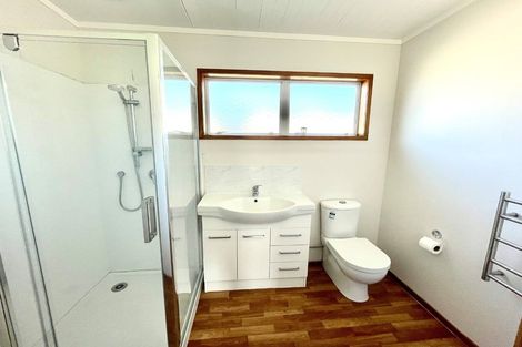 Photo of property in 9 Gloria Avenue, Te Atatu Peninsula, Auckland, 0610