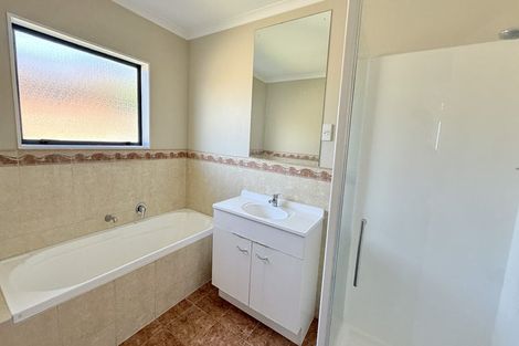 Photo of property in 10 Exotic Place, Massey, Auckland, 0614