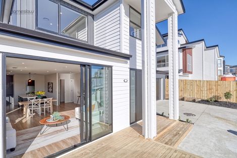 Photo of property in 11 Keiha Crescent, Massey, Auckland, 0614