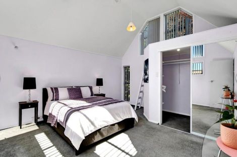 Photo of property in 9 Kennedy Place, Merrilands, New Plymouth, 4312