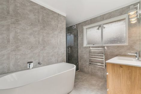 Photo of property in 70 Kaurilands Road, Titirangi, Auckland, 0604