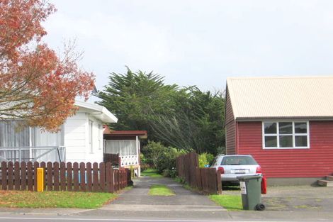 Photo of property in 1/67 Red Beach Road, Red Beach, 0932