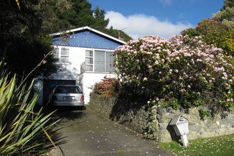 Photo of property in 15 Holland Street, Wainuiomata, Lower Hutt, 5014