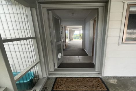 Photo of property in 65a Horokiwi Road West, Newlands, Wellington, 6037