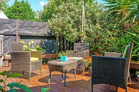 Photo of property in 3/14 Orchid Place, Te Atatu South, Auckland, 0610