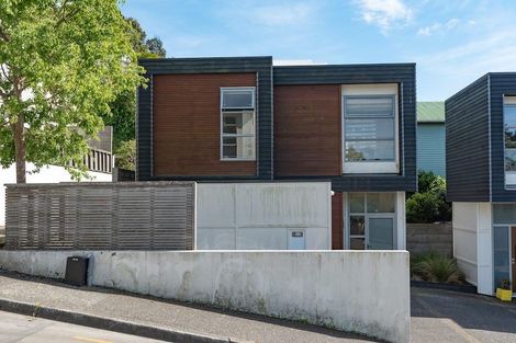 Photo of property in 4 Tiketike Way, Brooklyn, Wellington, 6021