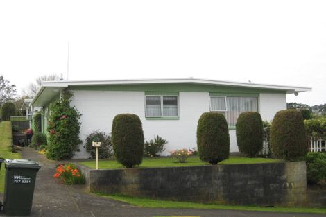Photo of property in 6 Fairview Place, Westown, New Plymouth, 4310