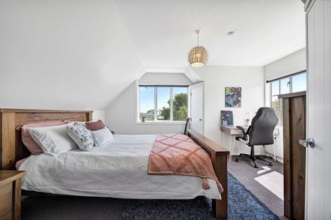 Photo of property in 5 Tamati Place, Merrilands, New Plymouth, 4312