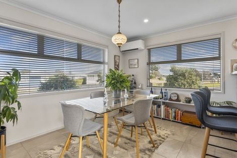 Photo of property in 98 Matai Street, Castlecliff, Whanganui, 4501