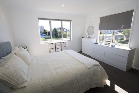 Photo of property in 2 Bill Miller Drive, Papamoa, 3118