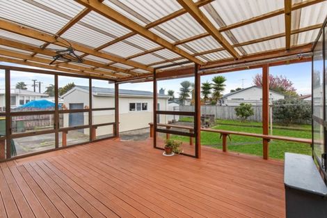 Photo of property in 4 Malmo Place, Massey, Auckland, 0614