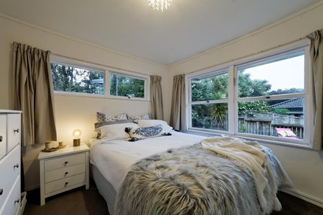 Photo of property in 12 Havelle Avenue, Titirangi, Auckland, 0604