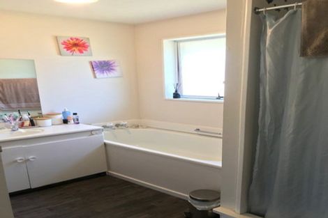 Photo of property in 76 Cornwall Street, St Albans, Christchurch, 8014