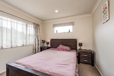 Photo of property in 35 Staithes Drive North, Whitby, Porirua, 5024