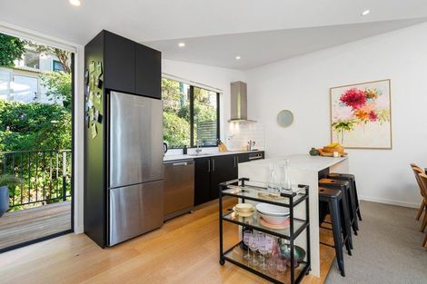 Photo of property in 1/18 Oriental Terrace, Oriental Bay, Wellington, 6011