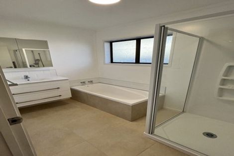 Photo of property in 26 Donzella Place, Conifer Grove, Takanini, 2112