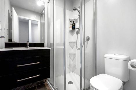 Photo of property in 27 Tokai Place, Glen Eden, 0602