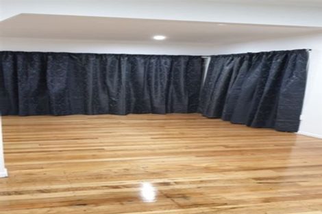 Photo of property in 61 Ocean View Road, Hillcrest, Auckland, 0627