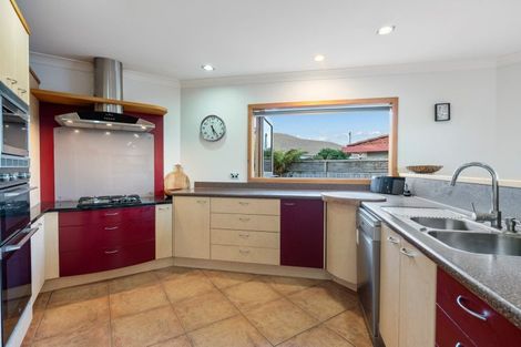 Photo of property in 50 Plateau Heights, Mount Maunganui, 3116