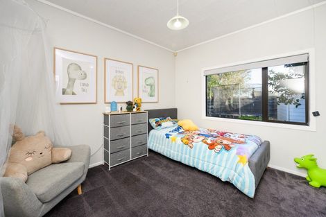 Photo of property in 6 Willowstream Grove, Cloverlea, Palmerston North, 4412