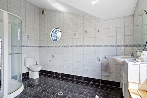 Photo of property in 5 Capstan Court, Te Atatu Peninsula, Auckland, 0610