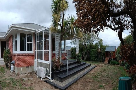 Photo of property in 33 Cossar Street, Burwood, Christchurch, 8083