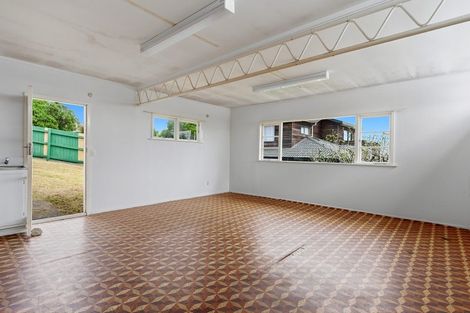 Photo of property in 24 Birkdale Road, Birkdale, Auckland, 0626