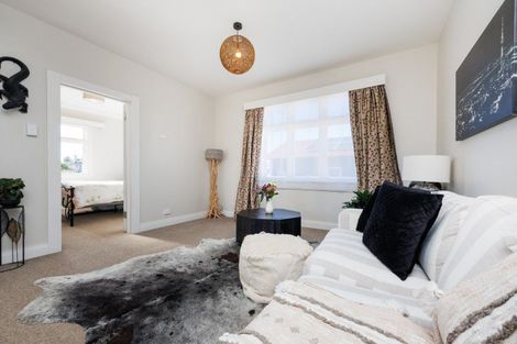 Photo of property in 2 Ngahina Street, Marton, 4710