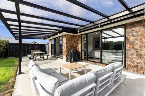 Photo of property in 31 Chestnut Close, Kelvin Grove, Palmerston North, 4414