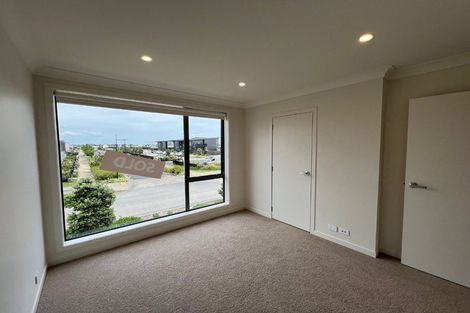 Photo of property in 10 Park Green Avenue, Rosehill, 2113
