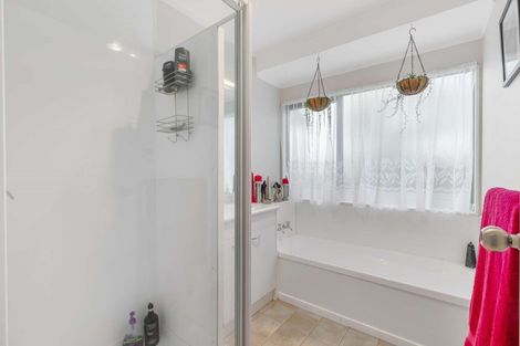 Photo of property in 97h Settlement Road, Papakura, 2110